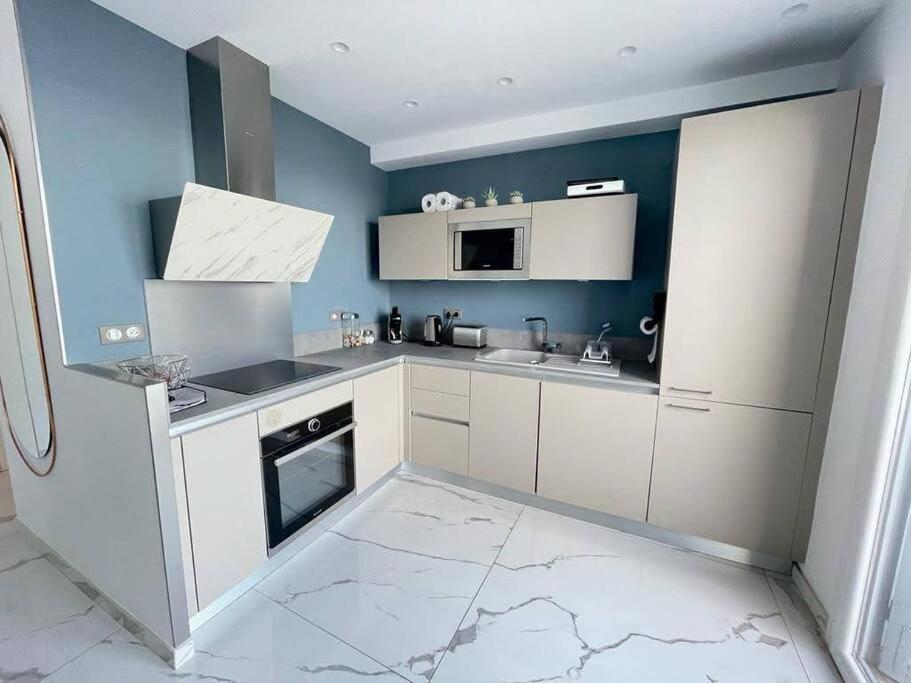 Beach Front, Superbe Appartement Pour 4 Personnes Nice Exterior foto