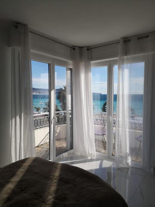 Beach Front, Superbe Appartement Pour 4 Personnes Nice Exterior foto