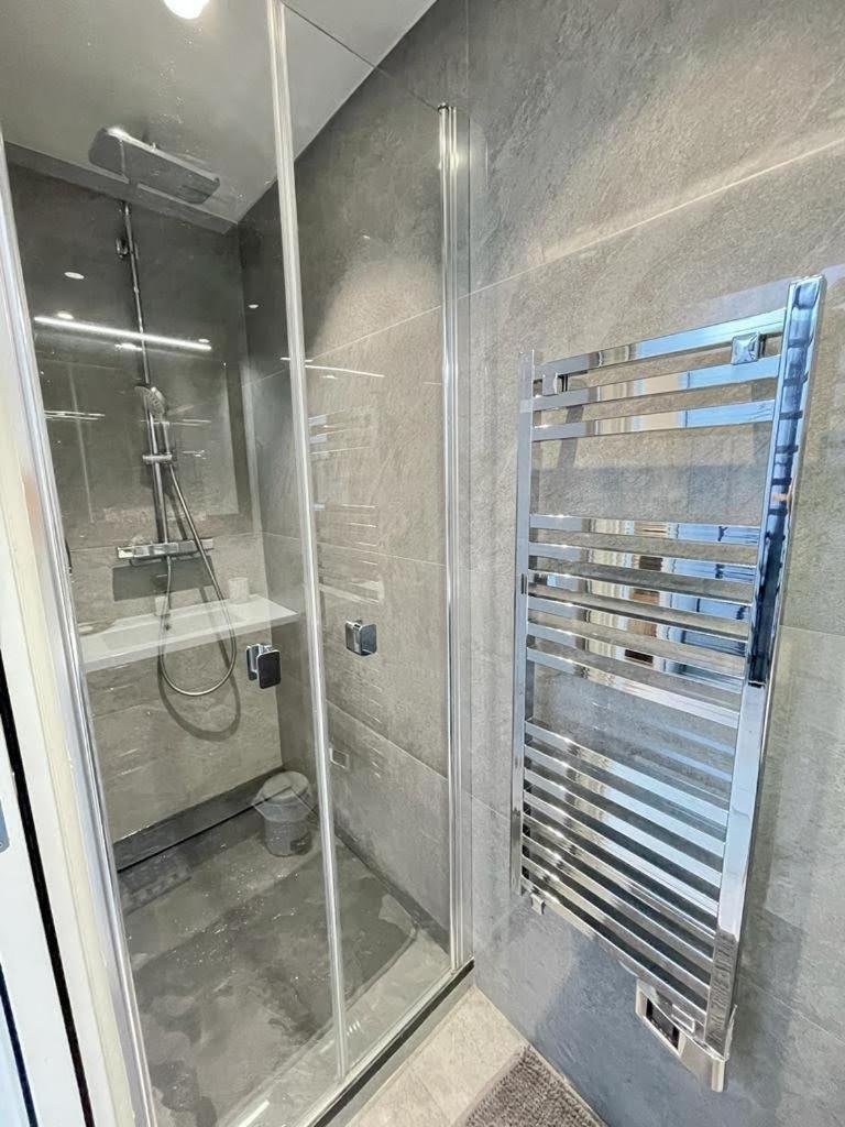 Beach Front, Superbe Appartement Pour 4 Personnes Nice Exterior foto