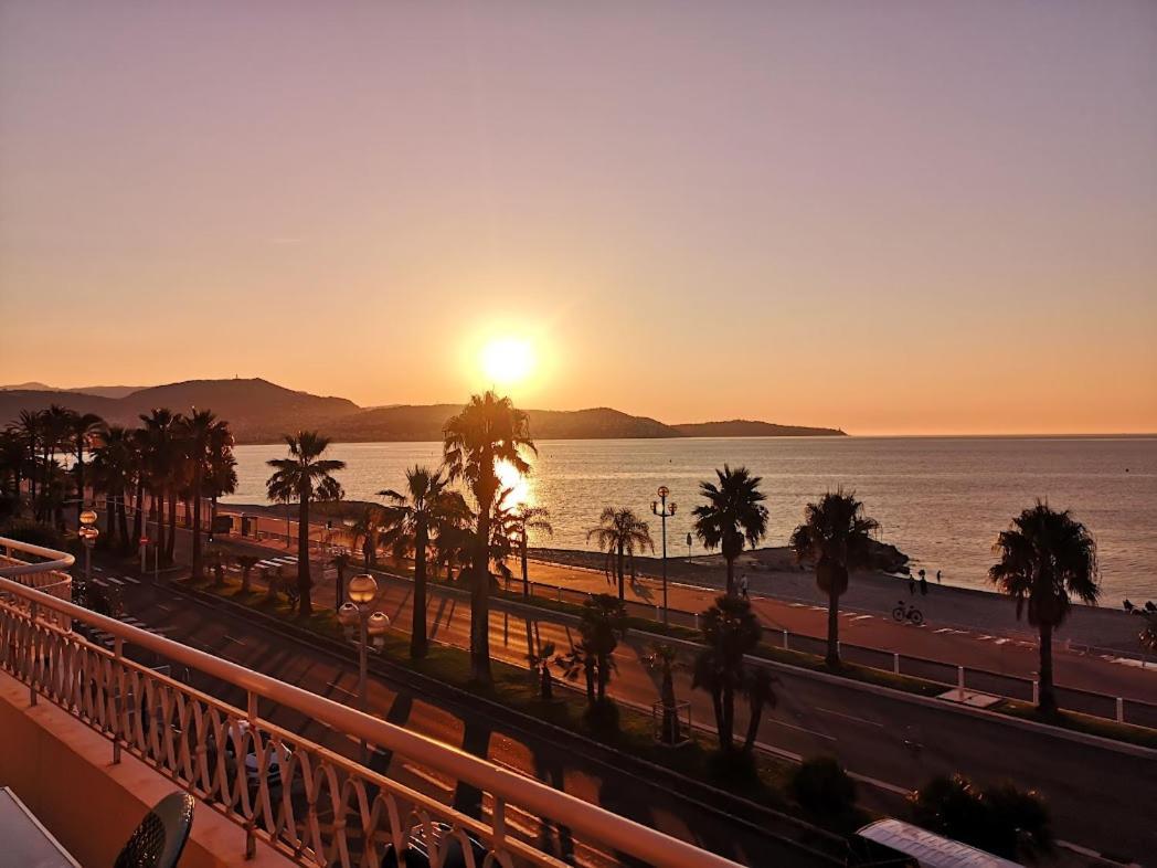 Beach Front, Superbe Appartement Pour 4 Personnes Nice Exterior foto