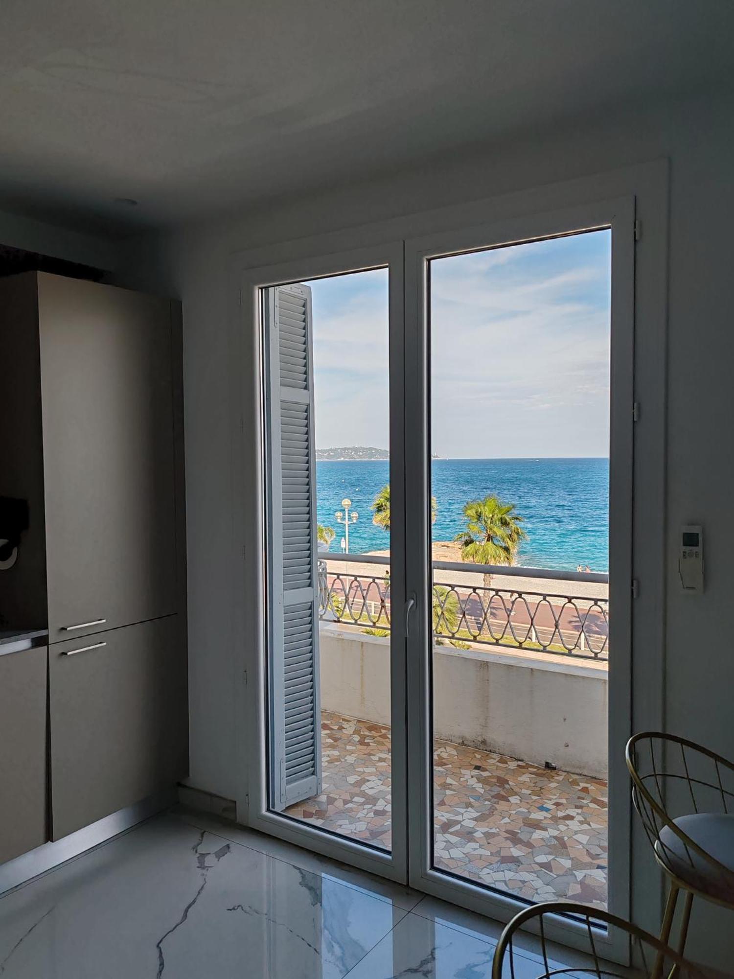 Beach Front, Superbe Appartement Pour 4 Personnes Nice Exterior foto