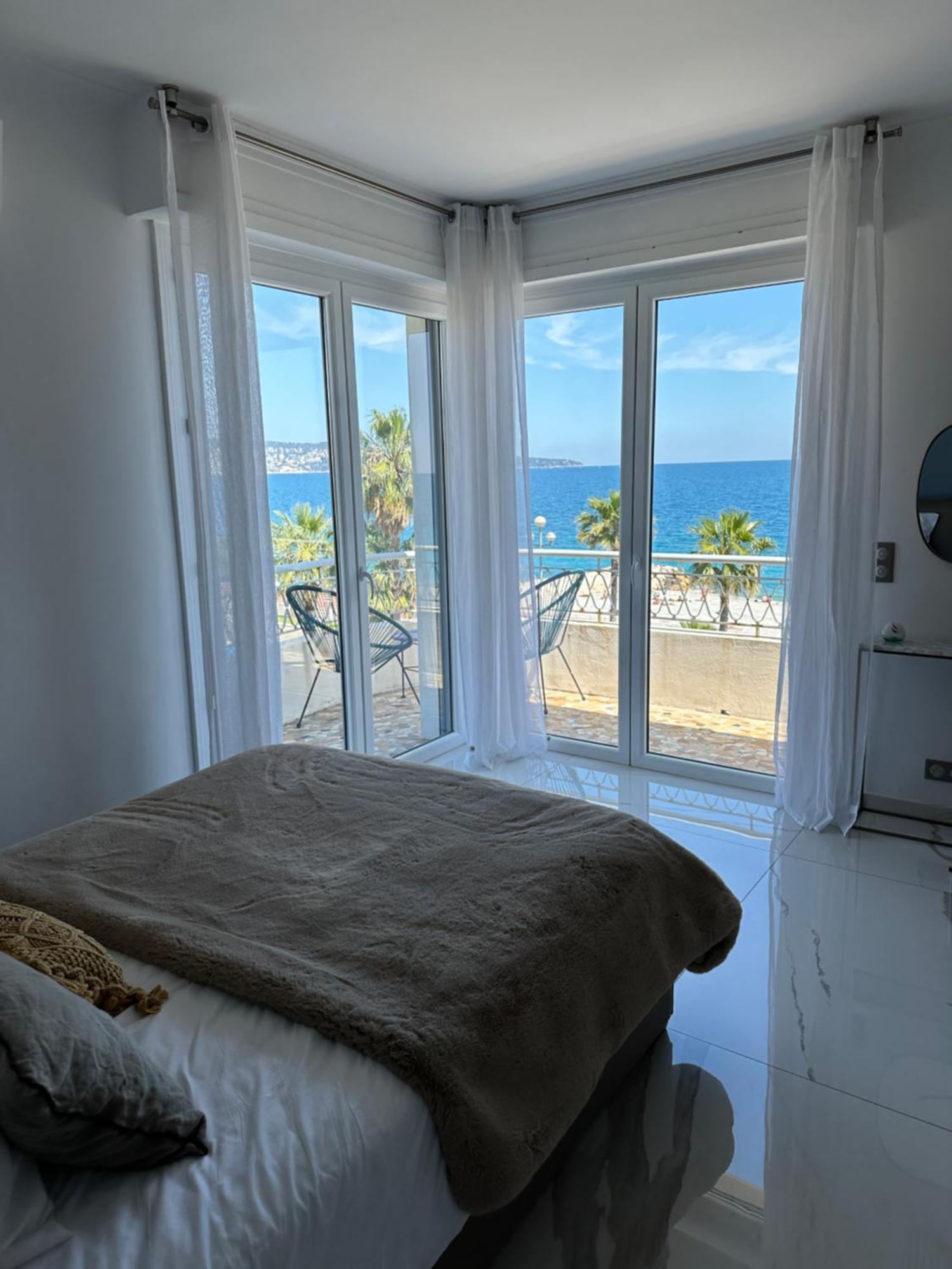 Beach Front, Superbe Appartement Pour 4 Personnes Nice Exterior foto