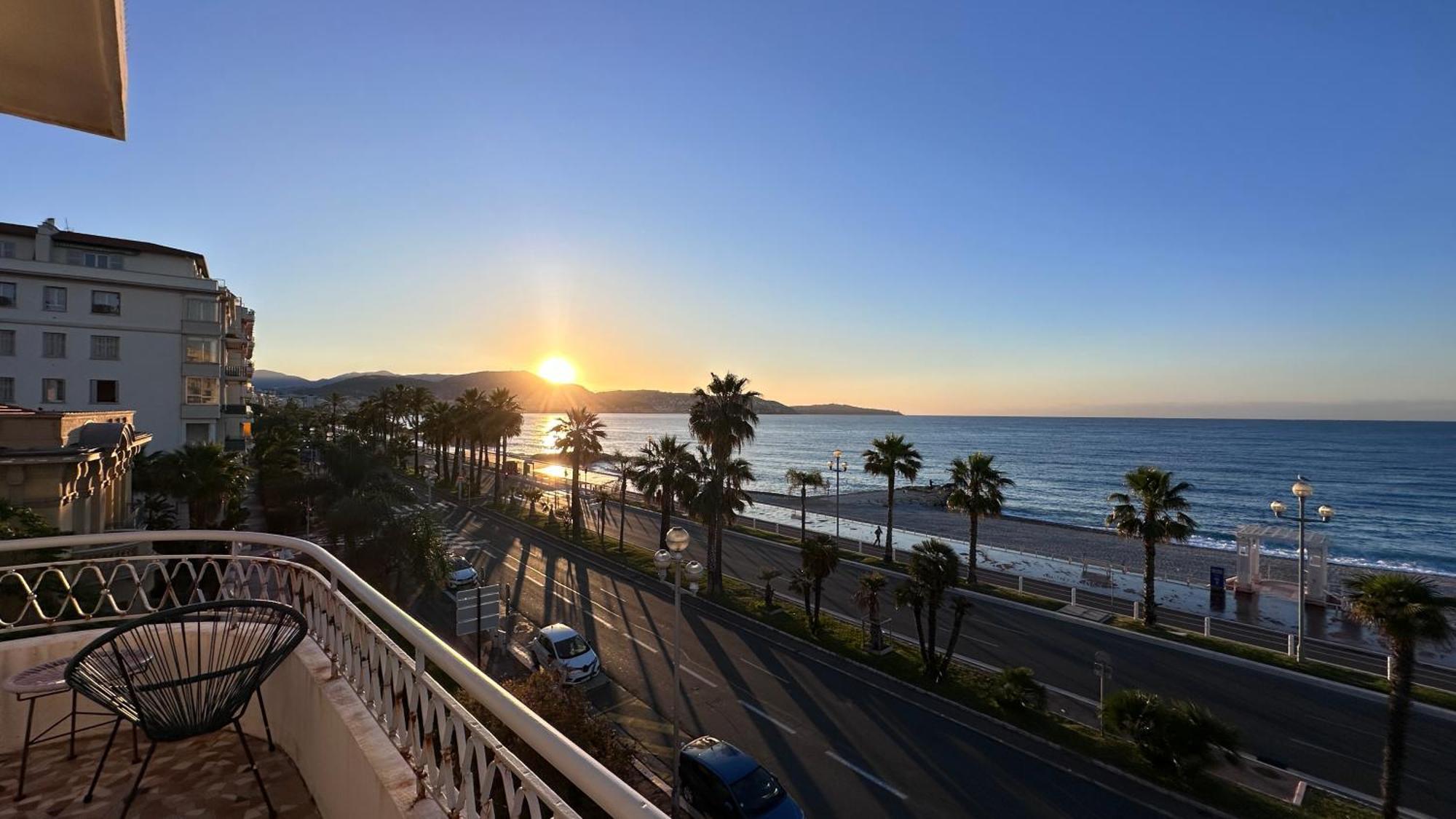 Beach Front, Superbe Appartement Pour 4 Personnes Nice Exterior foto
